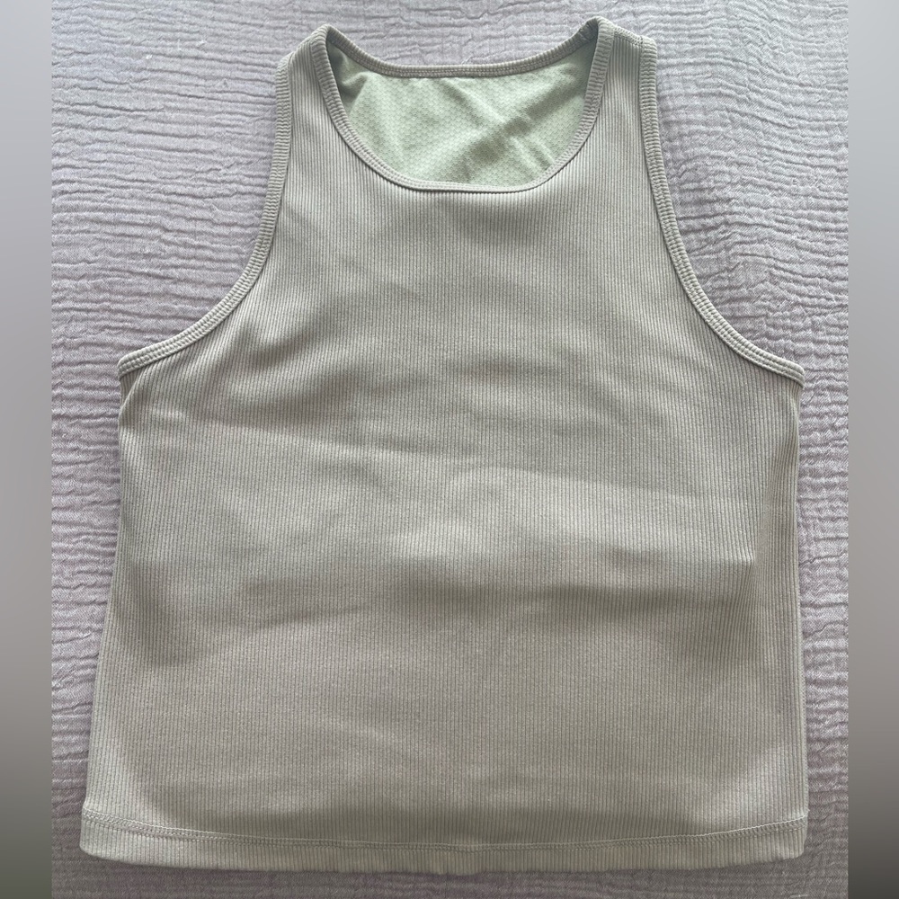 Vuori top - size Medium with built-in bra